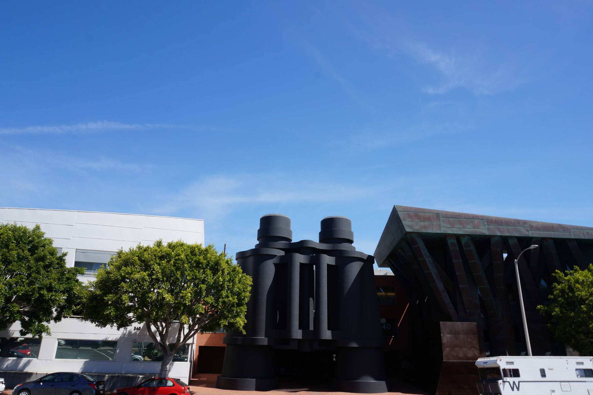 Frank O. Gehry , Binoculars Building, 2001, 340 Main Street, Venice, Los Angeles kgalifornia2017