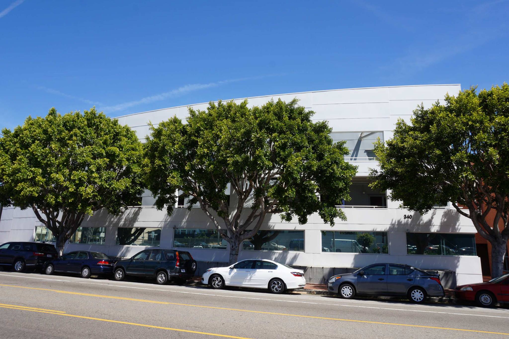 Frank O. Gehry , Binoculars Building, 2001, 340 Main Street, Venice